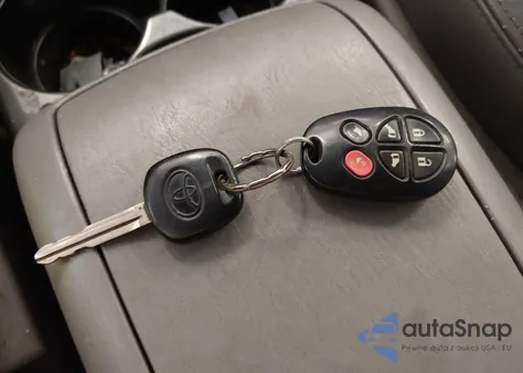 2007 Toyota Sienna Xle/Xle Limited z USA, uszkodzony, nr VIN 5TDZK22CX7S084226